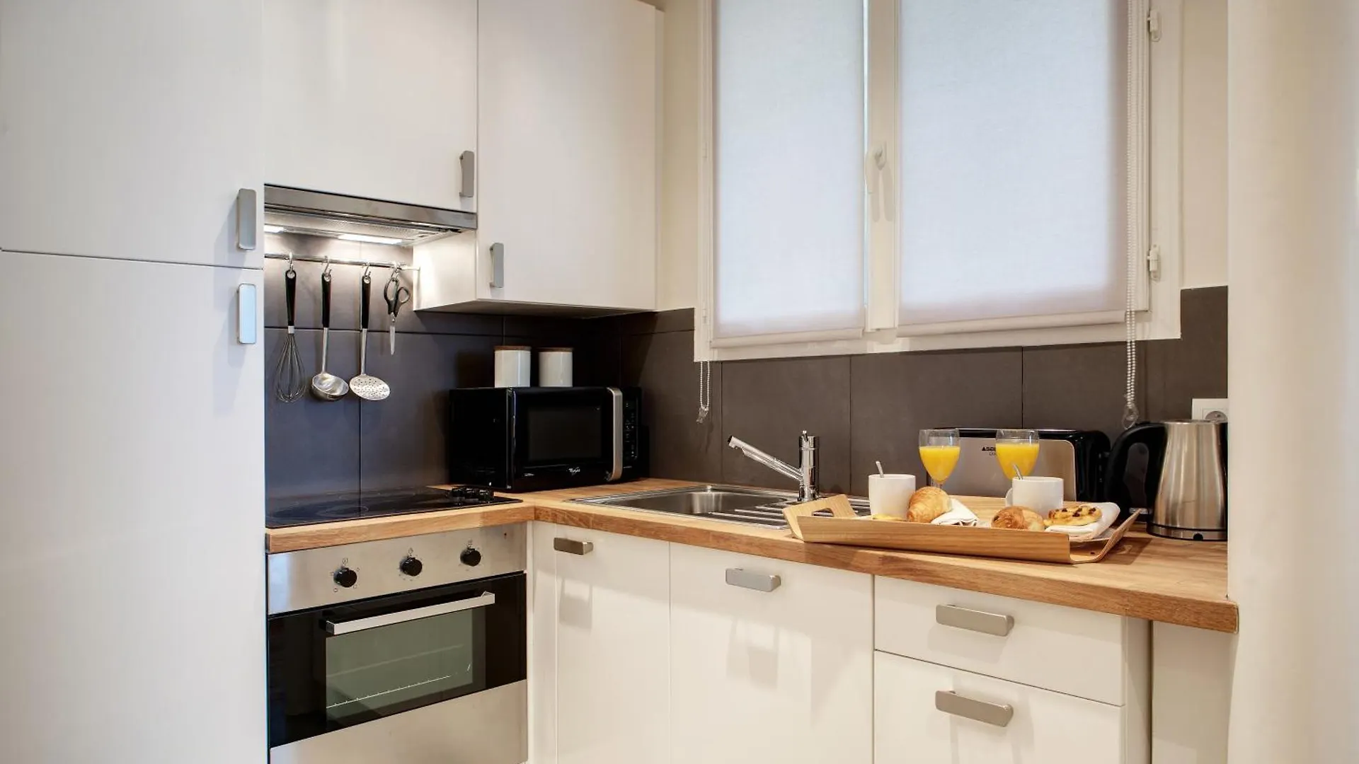 Paris Sevigne Elegant Residence