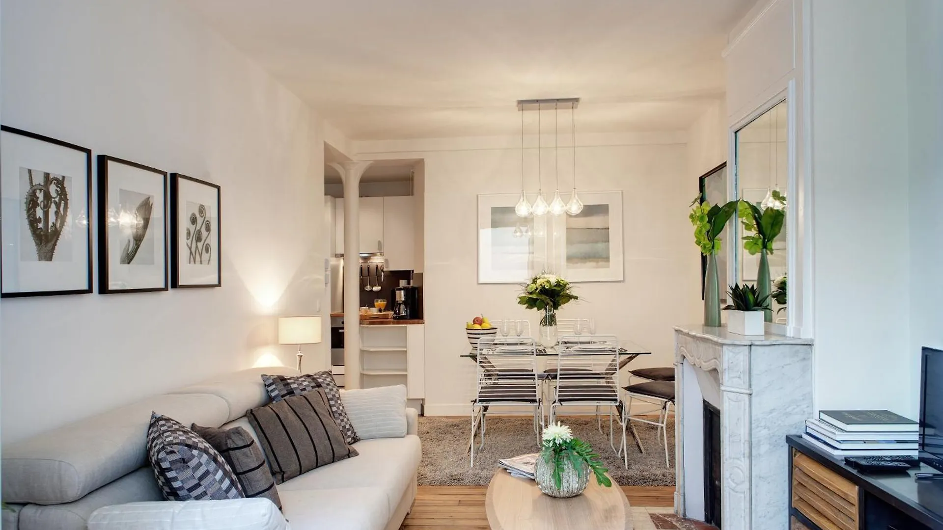 Διαμέρισμα Paris Sevigne Elegant Residence Γαλλία