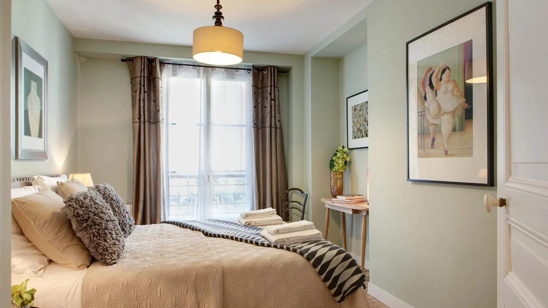 Paris Sevigne Elegant Residence 0*,  Γαλλία