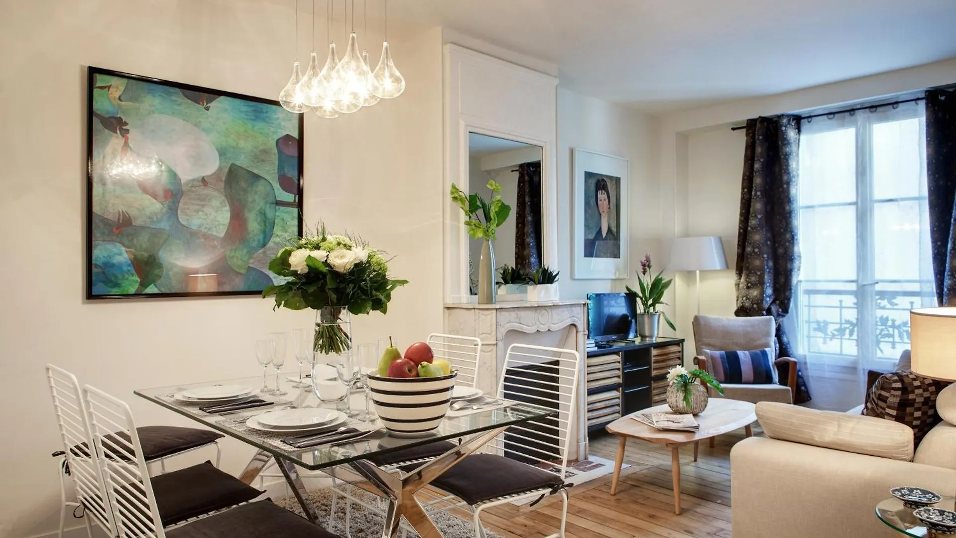 Paris Sevigne Elegant Residence